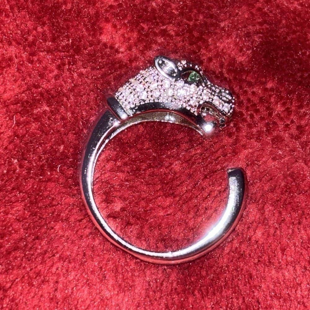 Vintage style Elegant Silver tone faux diamonds Panther Ring - Picture 3 of 14